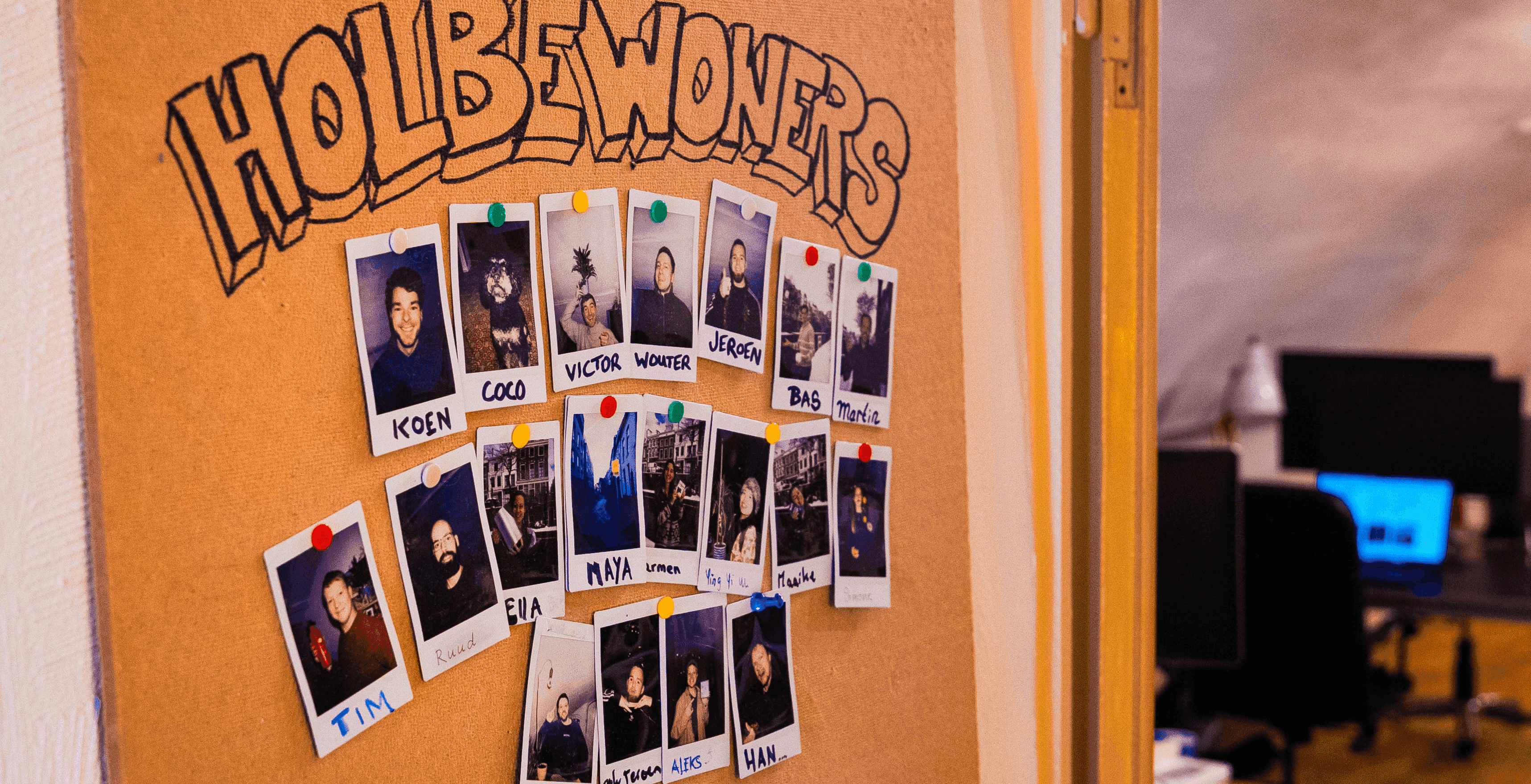 Het "Holbewoners"-prikbord: de community in beeld